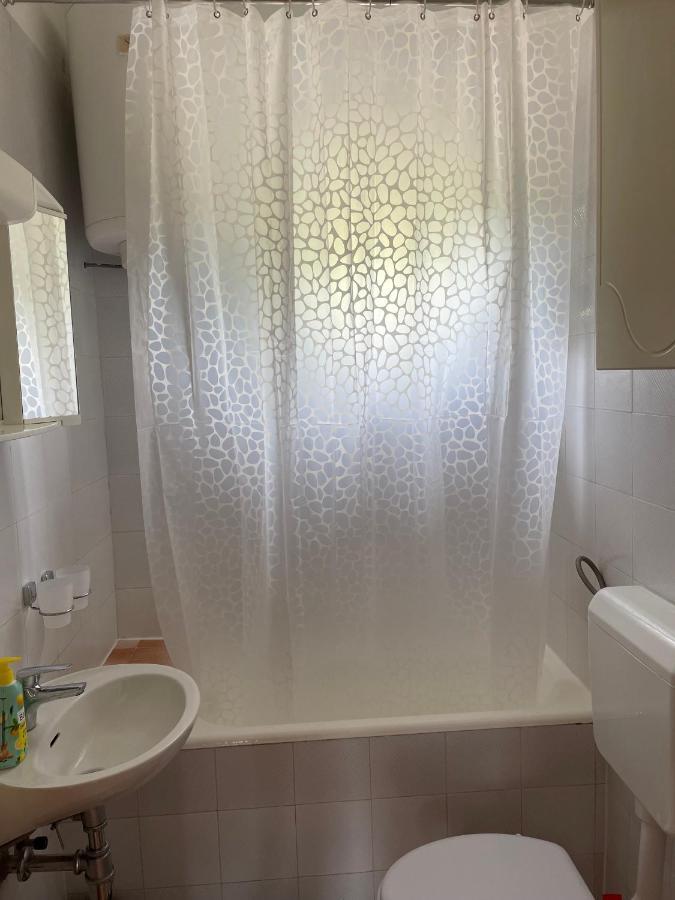 Apartman Emilija Винишче Экстерьер фото