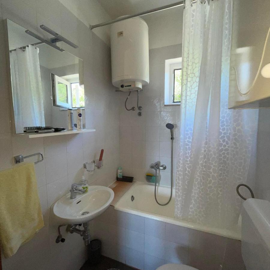 Apartman Emilija Винишче Экстерьер фото