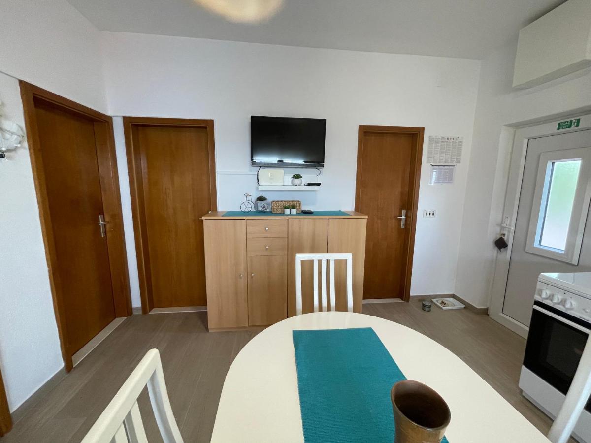 Apartman Emilija Винишче Экстерьер фото